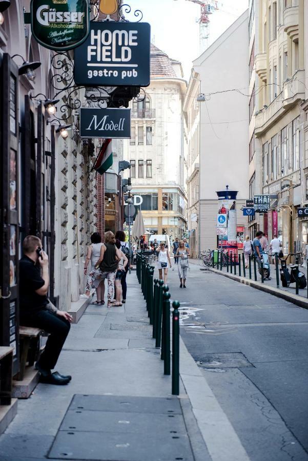 Regiposta Street- City Center Budapest Luaran gambar